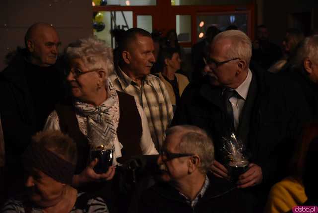 [FOTO] Koncert zespołu Skaldowie, pożegnanie burmistrza i wiele wzruszeń podczas Spotkania Noworocznego Gminy Żarów