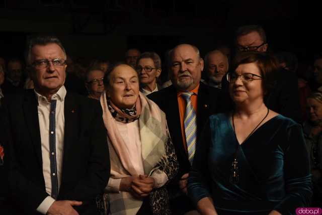 [FOTO] Koncert zespołu Skaldowie, pożegnanie burmistrza i wiele wzruszeń podczas Spotkania Noworocznego Gminy Żarów