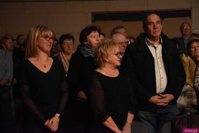 [FOTO] Koncert zespołu Skaldowie, pożegnanie burmistrza i wiele wzruszeń podczas Spotkania Noworocznego Gminy Żarów