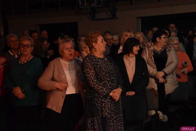 [FOTO] Koncert zespołu Skaldowie, pożegnanie burmistrza i wiele wzruszeń podczas Spotkania Noworocznego Gminy Żarów