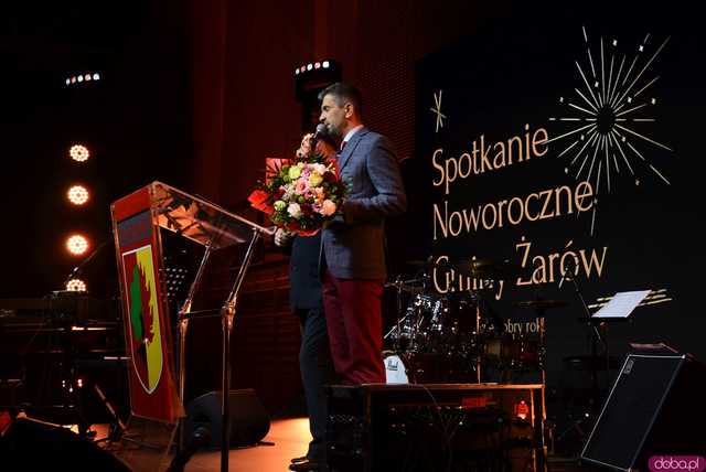 [FOTO] Koncert zespołu Skaldowie, pożegnanie burmistrza i wiele wzruszeń podczas Spotkania Noworocznego Gminy Żarów