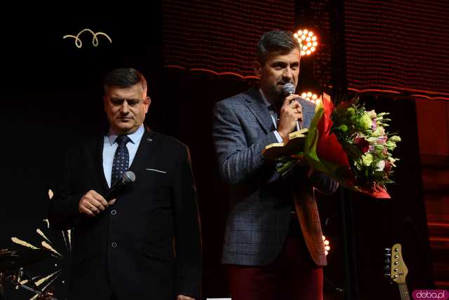 [FOTO] Koncert zespołu Skaldowie, pożegnanie burmistrza i wiele wzruszeń podczas Spotkania Noworocznego Gminy Żarów