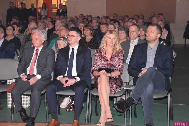 [FOTO] Koncert zespołu Skaldowie, pożegnanie burmistrza i wiele wzruszeń podczas Spotkania Noworocznego Gminy Żarów