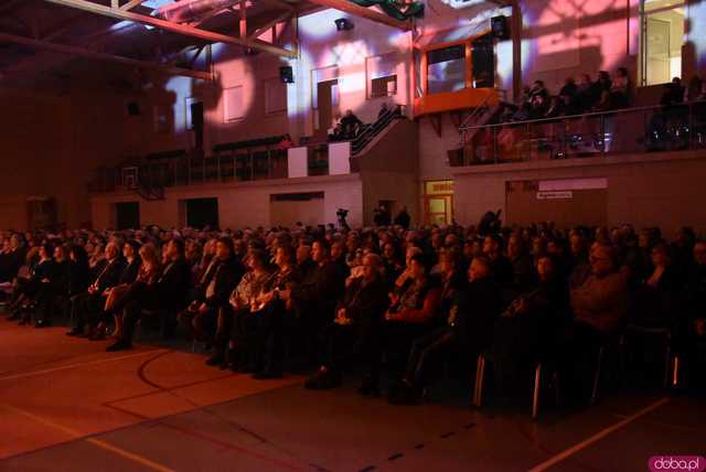 [FOTO] Koncert zespołu Skaldowie, pożegnanie burmistrza i wiele wzruszeń podczas Spotkania Noworocznego Gminy Żarów