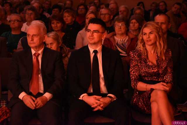 [FOTO] Koncert zespołu Skaldowie, pożegnanie burmistrza i wiele wzruszeń podczas Spotkania Noworocznego Gminy Żarów