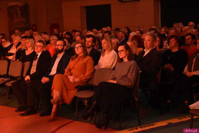[FOTO] Koncert zespołu Skaldowie, pożegnanie burmistrza i wiele wzruszeń podczas Spotkania Noworocznego Gminy Żarów
