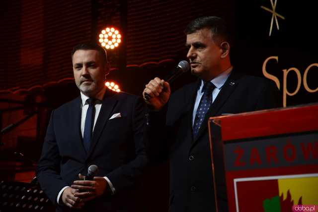 [FOTO] Koncert zespołu Skaldowie, pożegnanie burmistrza i wiele wzruszeń podczas Spotkania Noworocznego Gminy Żarów