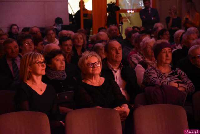 [FOTO] Koncert zespołu Skaldowie, pożegnanie burmistrza i wiele wzruszeń podczas Spotkania Noworocznego Gminy Żarów