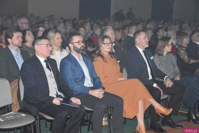 [FOTO] Koncert zespołu Skaldowie, pożegnanie burmistrza i wiele wzruszeń podczas Spotkania Noworocznego Gminy Żarów