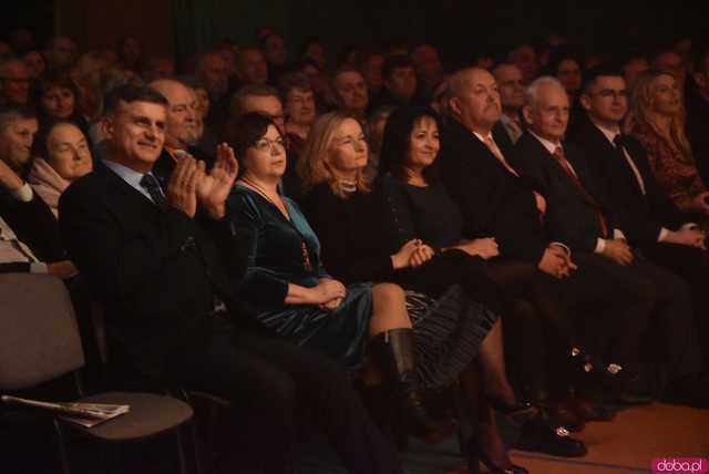 [FOTO] Koncert zespołu Skaldowie, pożegnanie burmistrza i wiele wzruszeń podczas Spotkania Noworocznego Gminy Żarów