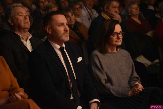 [FOTO] Koncert zespołu Skaldowie, pożegnanie burmistrza i wiele wzruszeń podczas Spotkania Noworocznego Gminy Żarów