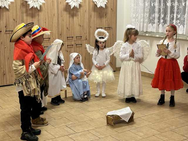 [FOTO] Kolędy, jasełka i moc życzeń. Noworoczne spotkanie w Bojanicach