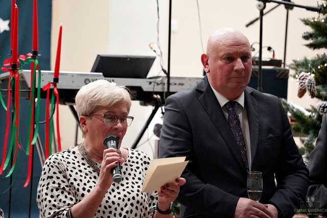  [FOTO] Wiek to tylko liczba. Pełne energii spotkanie noworoczne seniorów w Pszennie