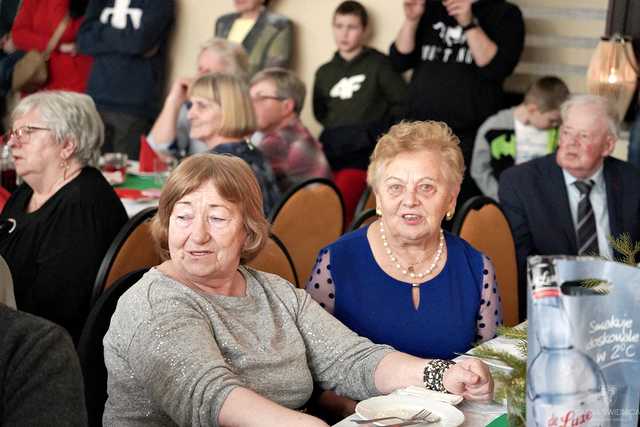  [FOTO] Wiek to tylko liczba. Pełne energii spotkanie noworoczne seniorów w Pszennie