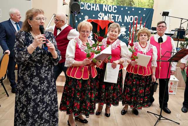  [FOTO] Wiek to tylko liczba. Pełne energii spotkanie noworoczne seniorów w Pszennie