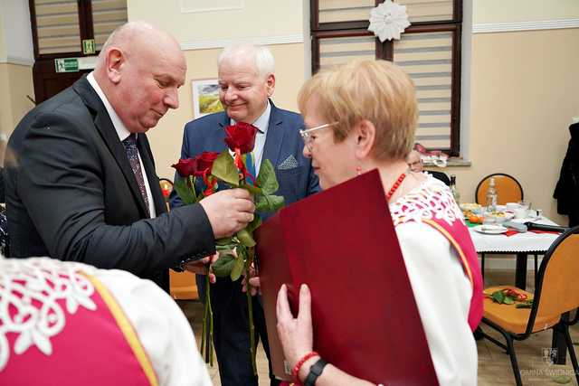  [FOTO] Wiek to tylko liczba. Pełne energii spotkanie noworoczne seniorów w Pszennie