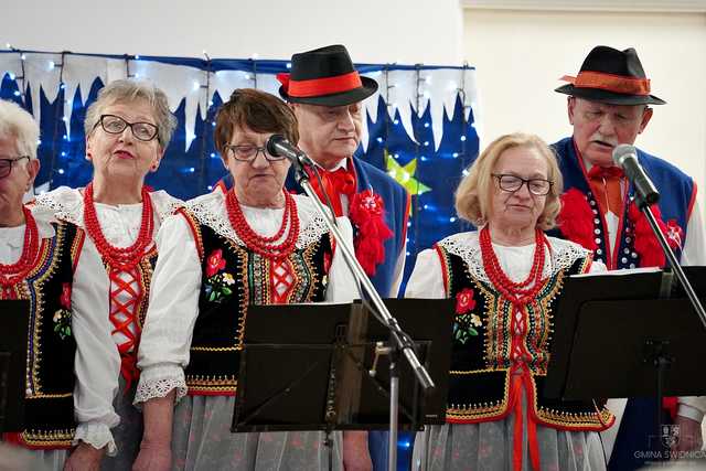 [FOTO] X Jubileuszowy Przegląd Zespołów Kolędniczych w Witoszowie Dolnym