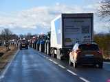 [WIDEO, FOTO] Rolnicy protestowali na krajowej piątce w Strzegomiu