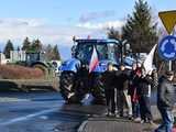 [WIDEO, FOTO] Rolnicy protestowali na krajowej piątce w Strzegomiu