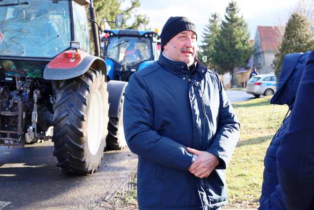 [FOTO] Rolnicy z gminy Żarów dołączyli do ogólnopolskiego protestu. Jakie były ich główne postulaty?