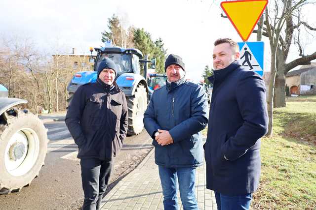 [FOTO] Rolnicy z gminy Żarów dołączyli do ogólnopolskiego protestu. Jakie były ich główne postulaty?