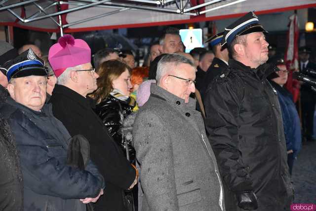 [FOTO] Nowe wozy strażackie trafiły do gminnych jednostek OSP. Przekazano je podczas podniosłej uroczystości