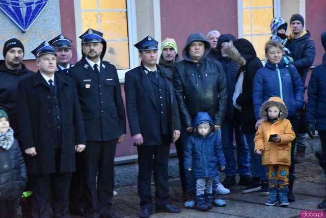 [FOTO] Nowe wozy strażackie trafiły do gminnych jednostek OSP. Przekazano je podczas podniosłej uroczystości