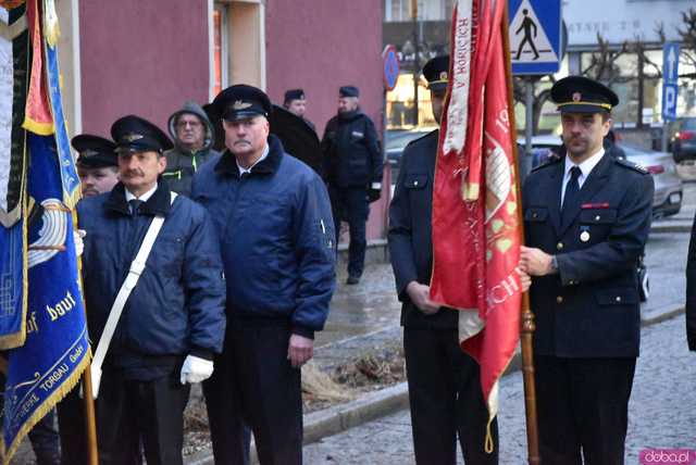 [FOTO] Nowe wozy strażackie trafiły do gminnych jednostek OSP. Przekazano je podczas podniosłej uroczystości