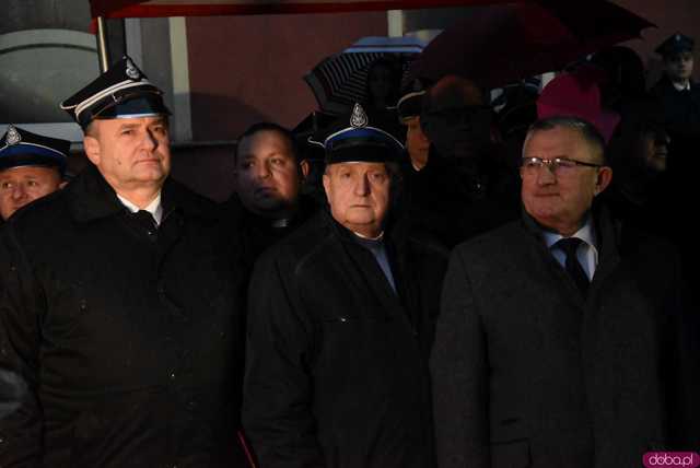 [FOTO] Nowe wozy strażackie trafiły do gminnych jednostek OSP. Przekazano je podczas podniosłej uroczystości