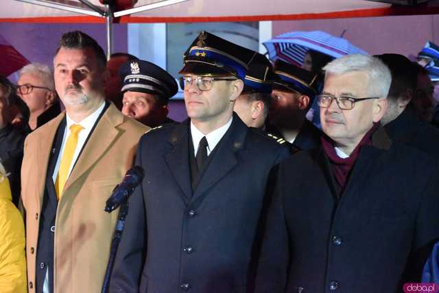 [FOTO] Nowe wozy strażackie trafiły do gminnych jednostek OSP. Przekazano je podczas podniosłej uroczystości