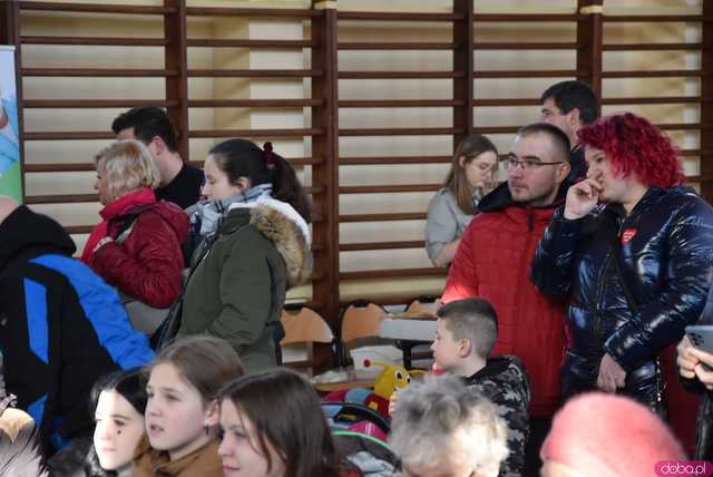 [FOTO] Świebodzice grają z orkiestrą. Bieg Policz się z cukrzycą rozpoczął 32. Finał WOŚP