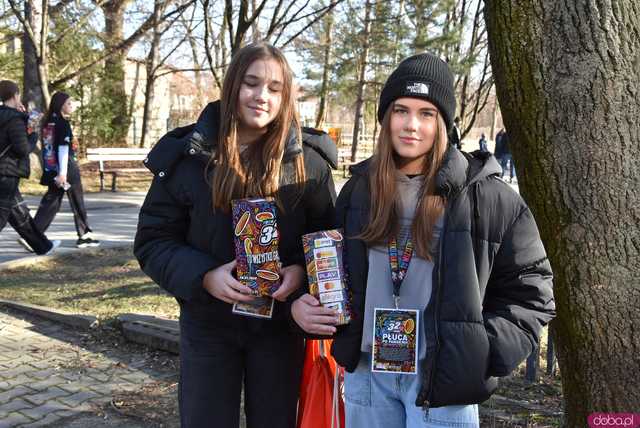 [FOTO] Świebodzice grają z orkiestrą. Bieg Policz się z cukrzycą rozpoczął 32. Finał WOŚP