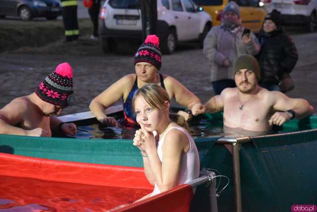 [FOTO] AKTUALIZACJA: Wiemy, ile zebrano! Morsowanie, liczne występy i moc atrakcji podczas 32. Finału WOŚP w Jaroszowie