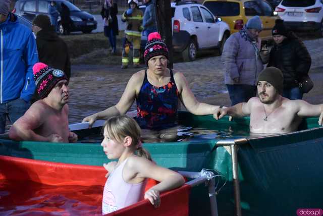 [FOTO] AKTUALIZACJA: Wiemy, ile zebrano! Morsowanie, liczne występy i moc atrakcji podczas 32. Finału WOŚP w Jaroszowie