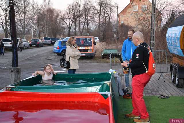 [FOTO] AKTUALIZACJA: Wiemy, ile zebrano! Morsowanie, liczne występy i moc atrakcji podczas 32. Finału WOŚP w Jaroszowie