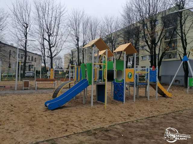 [FOTO] Place zabaw pojawiły się we wszystkich miejscowościach gminy. Samorząd podsumowuje kadencję