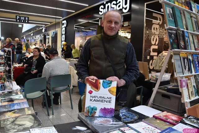 [FOTO] Zobaczcie te okazy! Ruszyła Giełda Minerałów i Biżuterii z kamieni szlachetnych i półszlachetnych