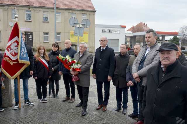 [FOTO] Strzegomianie uczcili 84. rocznicę deportacji polskiej ludności na Syberię