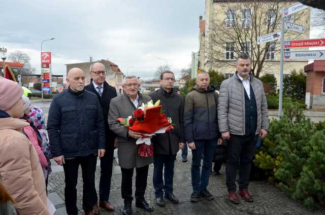 [FOTO] Strzegomianie uczcili 84. rocznicę deportacji polskiej ludności na Syberię