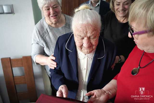 [FOTO] Pani Janina z Pszenna obchodziła 100. urodziny! 