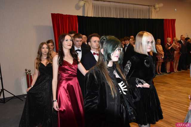 [FOTO] Niezapomniana noc maturzystów z III LO w Świdnicy
