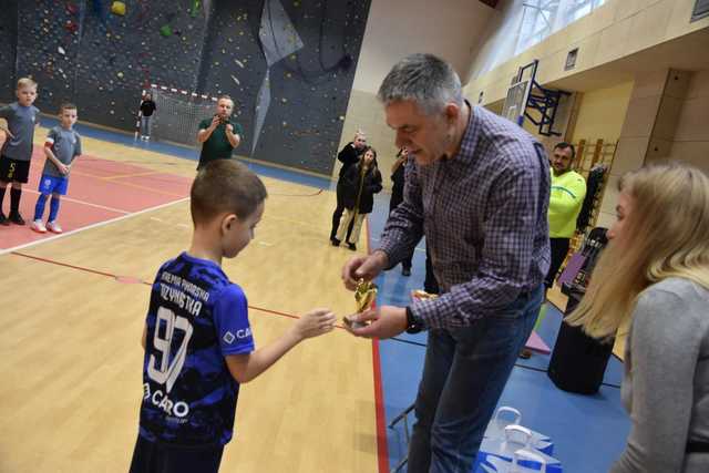 [FOTO] Rywalizowali w Otwartym Turnieju Piłki Halowej w Witoszowie Dolnym