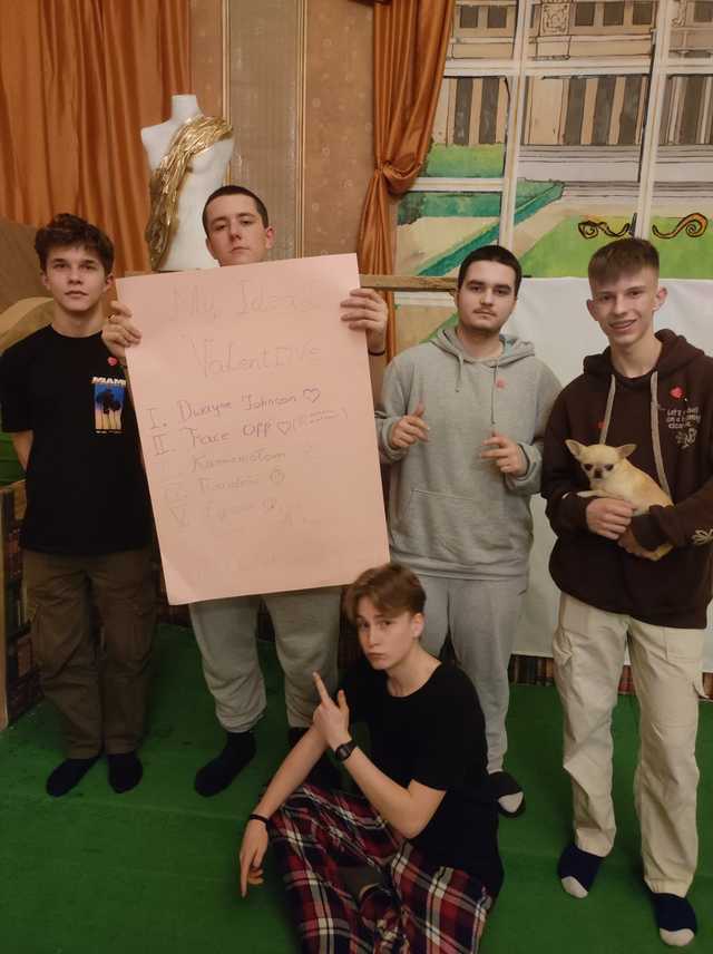 [FOTO] Walentynkowa noc filmowa w strzegomskim LO