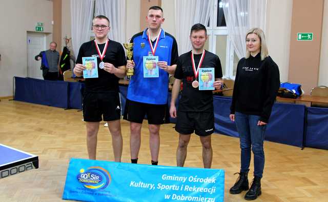 [FOTO] Rywalizowali w Turnieju Tenisa Stołowego w Gniewkowie