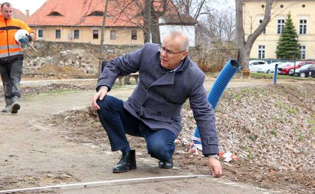 [FOTO] Modernizacja roztockiego stawu na finiszu