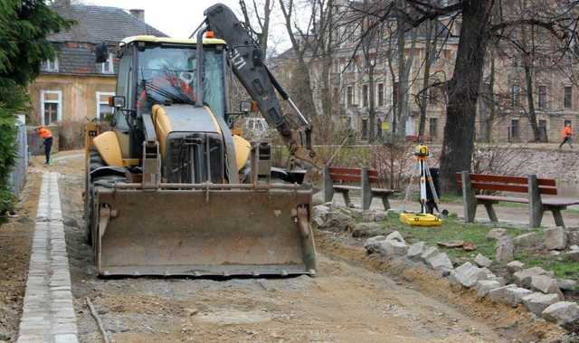 [FOTO] Modernizacja roztockiego stawu na finiszu