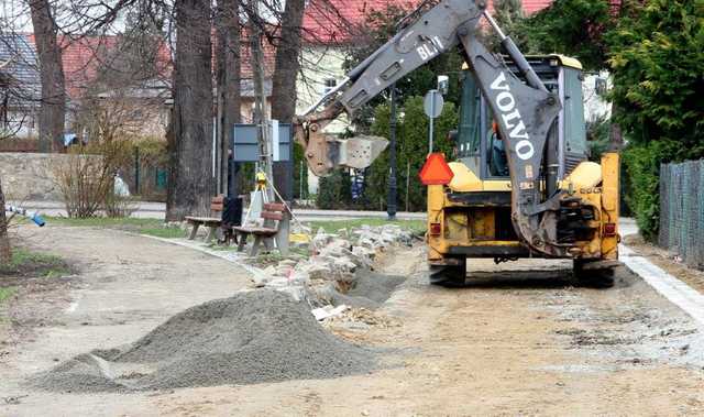 [FOTO] Modernizacja roztockiego stawu na finiszu