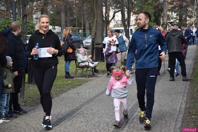 [FOTO] Ku czci Żołnierzom Wyklętym. Bieg Tropem Wilczym i oficjalne uroczystości w Strzegomiu