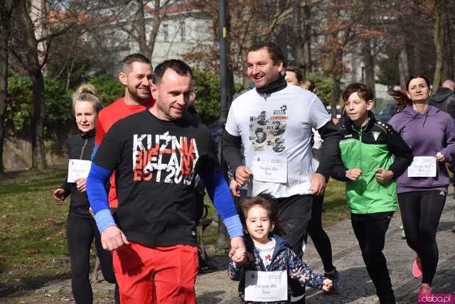 [FOTO] Ku czci Żołnierzom Wyklętym. Bieg Tropem Wilczym i oficjalne uroczystości w Strzegomiu