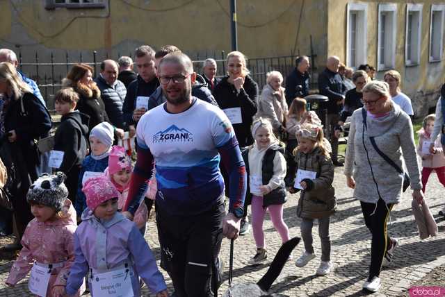 [FOTO] Ku czci Żołnierzom Wyklętym. Bieg Tropem Wilczym i oficjalne uroczystości w Strzegomiu